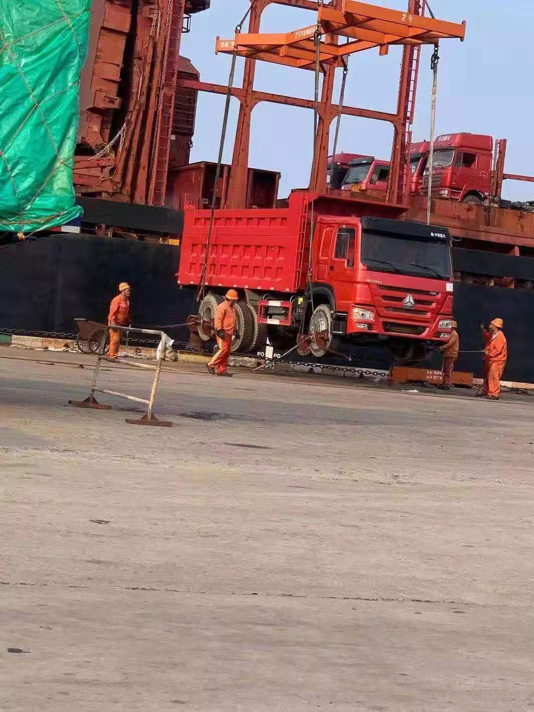 Shandong Guhong Auto Industrial CO., LTD - Camions - Année: 2019, 6x4, air conditionné undefined: photos 5