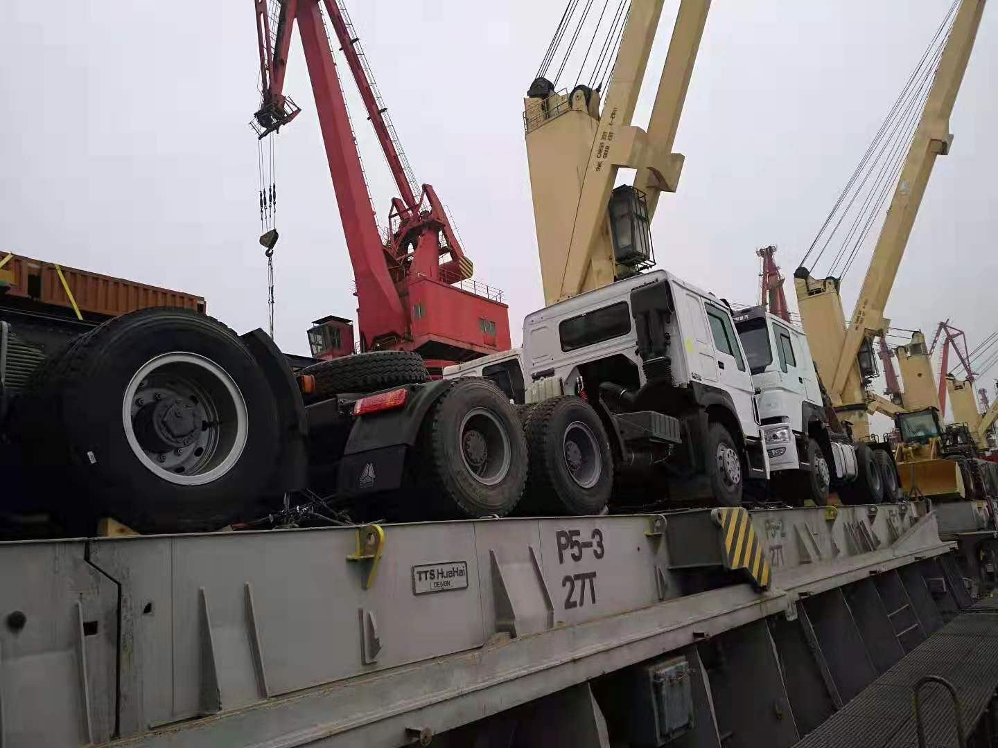 Shandong Guhong Auto Industrial CO., LTD - Camions - Année: 2019, 6x4, air conditionné undefined: photos 8