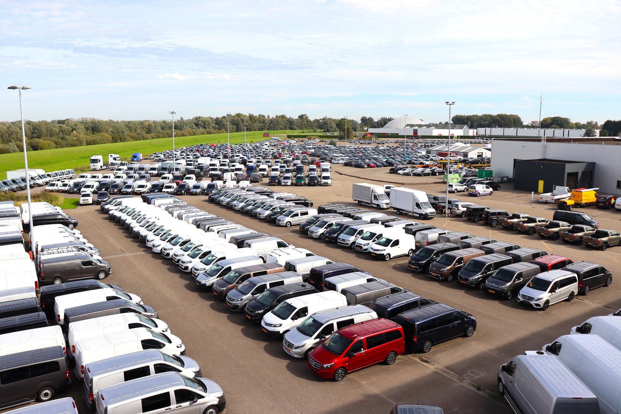 Busvan - Véhicules utilitaires - boîte de vitesse: automatique undefined: photos 2