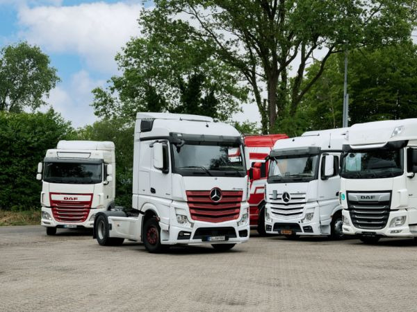 Hesselink Trucks B.V. - Semi-remorques SOMMER undefined: photos 2