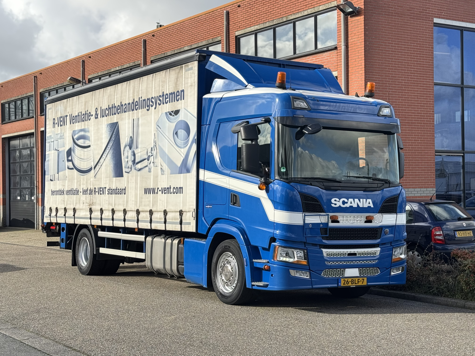 Kulk Trucks - Véhicules utilitaires MERCEDES-BENZ Vario 814 - Année: 2006 undefined: photos 26