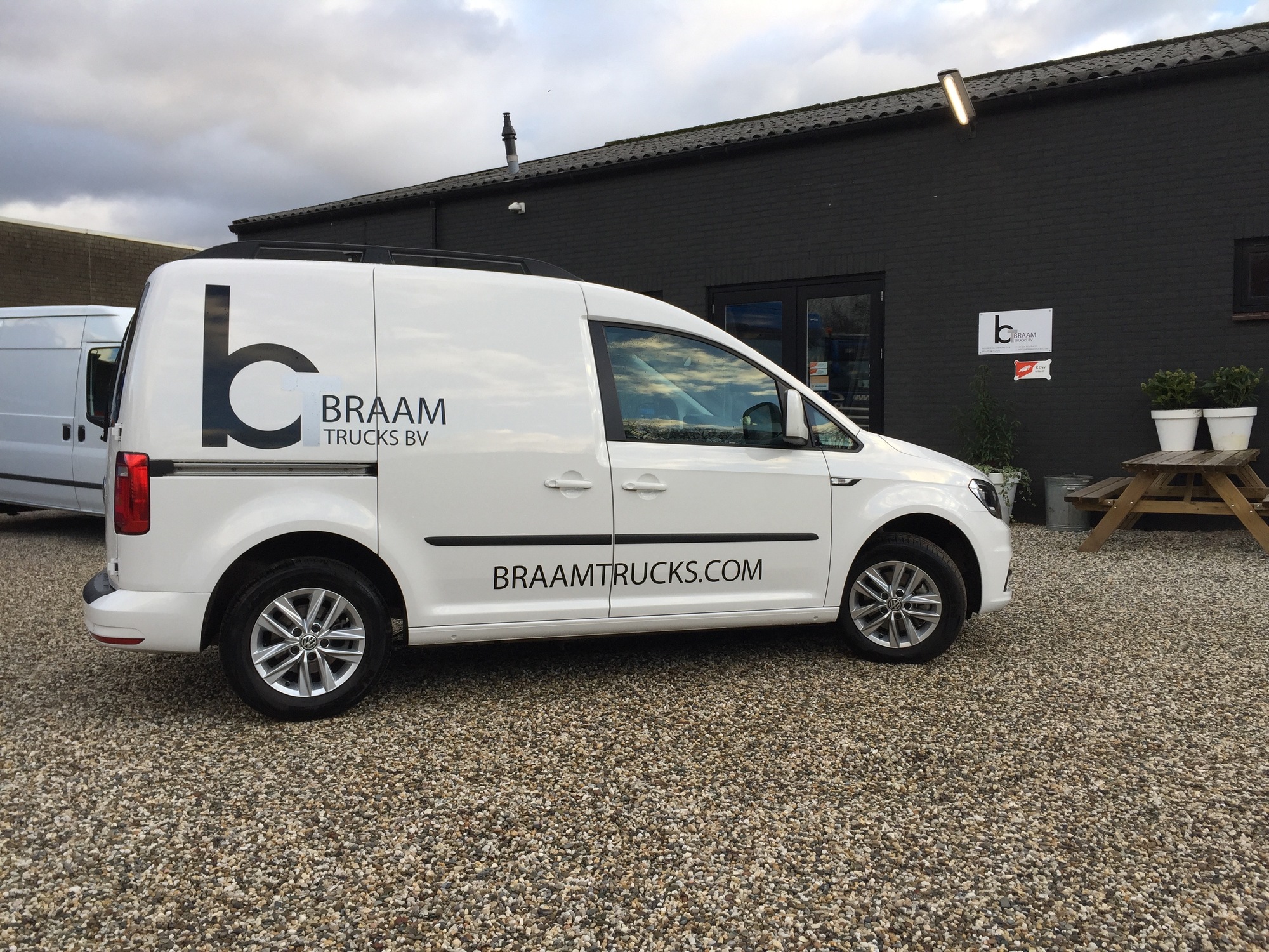 BRAAM TRUCKS & TRAILER VERHUUR B.V. undefined: photos 2