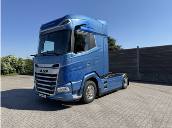 Tracteur routier DAF XG 530