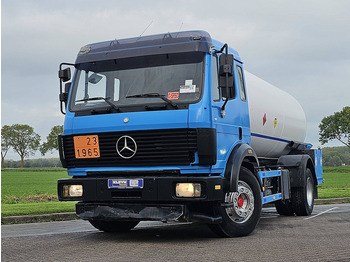 Camion citerne MERCEDES-BENZ