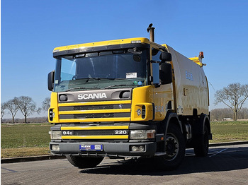Balayeuse de voirie SCANIA P94