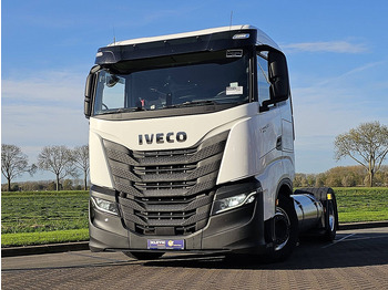 Tracteur routier IVECO S-WAY
