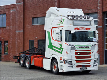 Châssis cabine SCANIA R 580