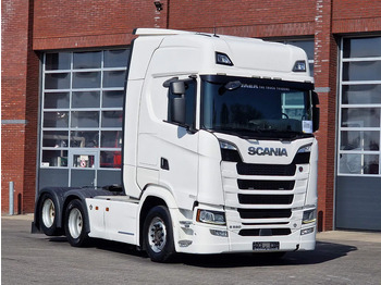 Tracteur routier SCANIA S 580