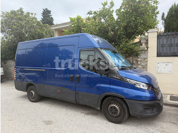 Fourgon grand volume IVECO Daily 35s16