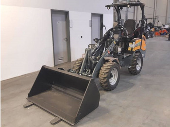 Mini chargeuse neuf Giant G 2200 E X-Tra Elektro / electric: photos 3 Mini chargeuse neuf Giant G 2200 E X-Tra Elektro / electric: photos 3