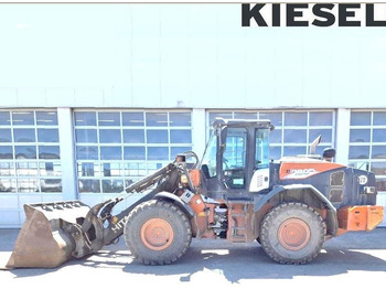 Chargeuse sur pneus HITACHI ZW180