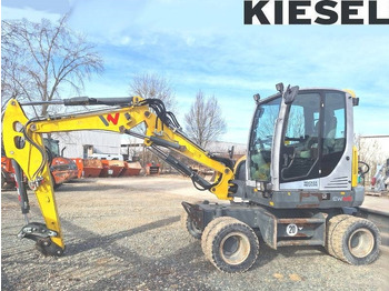 Pelle sur pneus WACKER