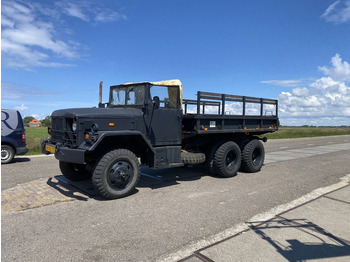 Camion plateau