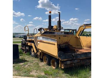 Finisseur CATERPILLAR