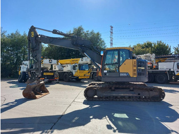 Pelle sur chenille VOLVO ECR235EL