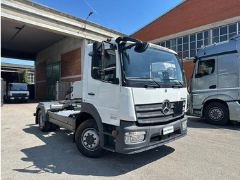 Châssis cabine Mercedes-Benz Atego 13.23: photos 3