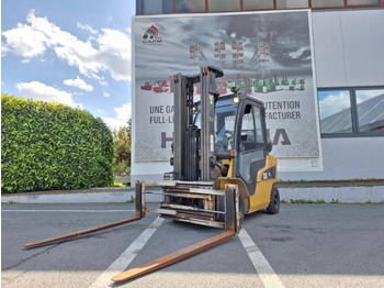 Chariot élévateur à gaz CATERPILLAR GP