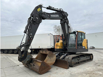 Pelle sur chenille Volvo ECR235EL: photos 4