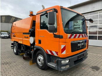 Balayeuse de voirie MAN TGL 12.220