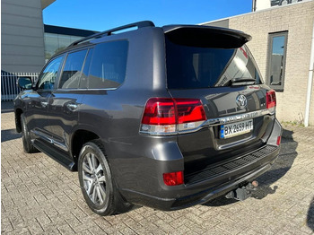 SUV Toyota Land Cruiser V8 LAND CRUISER 200 V8 + CAMERA 360 + FRIDGE + DIESEL + ONLY EXPORT: photos 3