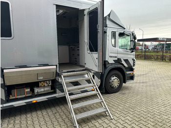 Scania P230 TOP: multifunct. ruimte met airco (camper?), 22kVA generator, hydr. steunpoten, beloopbaar dak, keuken, APK 10-2026 en leasing occasion Scania P230 TOP: multifunct. ruimte met airco (camper?), 22kVA generator, hydr. steunpoten, beloopbaar dak, keuken, APK 10-2026: photos 4