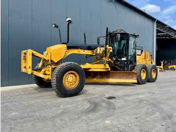 Niveleuse CATERPILLAR 140M