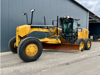 Niveleuse CATERPILLAR 140M