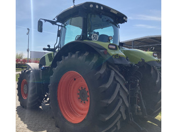 Tracteur agricole CLAAS Axion 830