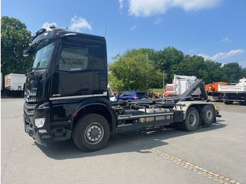Camion ampliroll MERCEDES-BENZ Arocs 2651