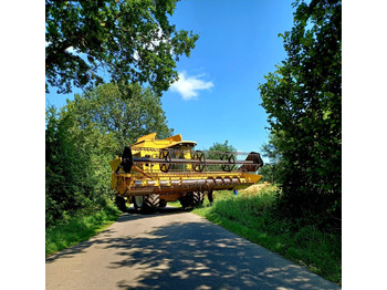 Moissonneuse-batteuse NEW HOLLAND TX series
