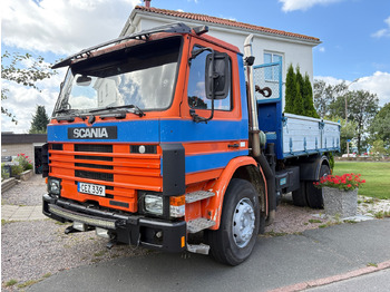Camion grue SCANIA