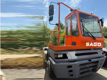 Tracteur portuaire TERBERG