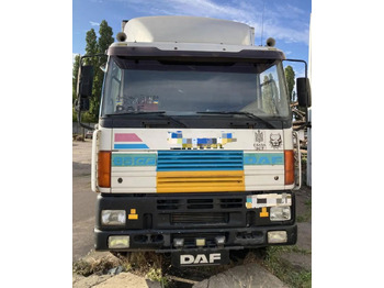Camion porte-conteneur/ Caisse mobile DAF CF 85