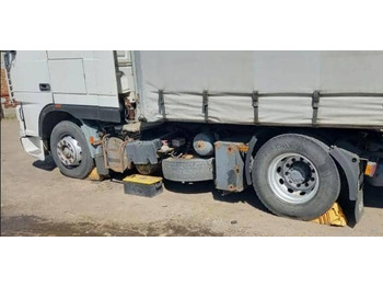 Tracteur routier DAF XF 95: photos 3