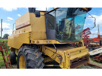 Moissonneuse-batteuse NEW HOLLAND TX36