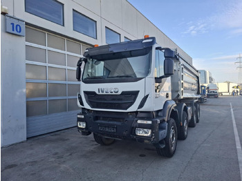 Camion benne IVECO Trakker