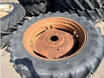 Pneu pour Machine agricole Taurus 13,6-R38 på fälg Case , MF , BM , IH: photos 2
