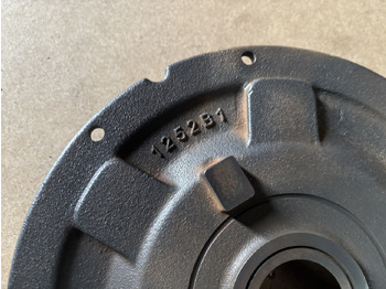 Transmission pour Machine agricole Claas AXION 830  Pokrywa przekładni 00 1134 355 0 , 00 1160 673 0 , 00 1160 675 0: photos 2