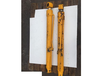 Vérin hydraulique JCB