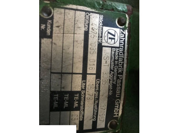 Moyeu JOHN DEERE