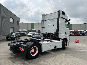 Tracteur routier Mercedes-Benz Actros 1845 Gigaspace / 549 dkm / 2 Tanks / Stand Airco / New Tacho V2: photos 2