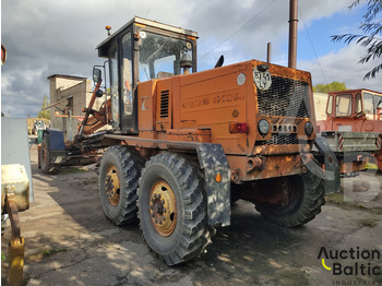 Niveleuse Brianskij Arsenal GS-14.02: photos 3 Niveleuse Brianskij Arsenal GS-14.02: photos 3