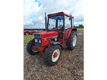 Tracteur agricole INTERNATIONAL