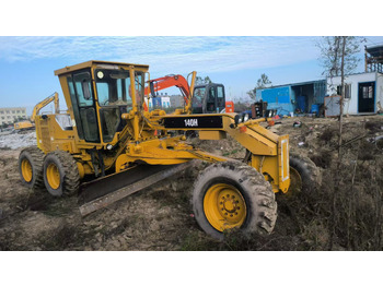 Niveleuse CATERPILLAR 140H