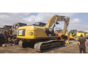 Pelle sur chenille CATERPILLAR 330D