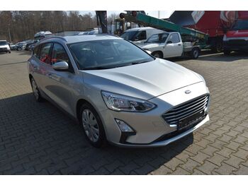 Voiture Ford Focus Turnier/Cool & Connect Navi,PDC,LED
