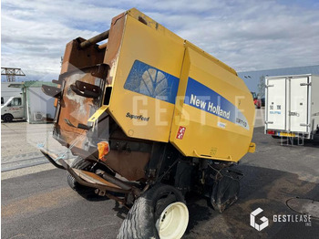 Presse à balles rondes New Holland BR740: photos 3