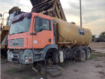 Camion citerne MAN