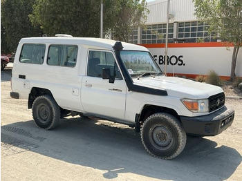 Voiture TOYOTA Land Cruiser