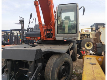 Pelle sur pneus HITACHI ZX160W